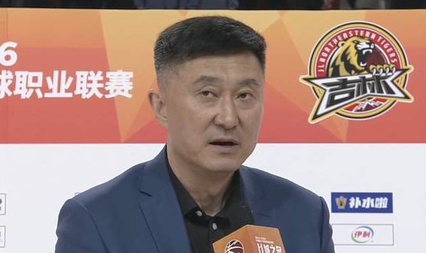 广东21分大胜！强援怒砍42分7板8助，杜锋却难高兴起来，有人伤退