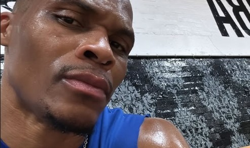 三亿真人-积极备战！威少社交媒体晒出训练后大汗照 表情桀骜！