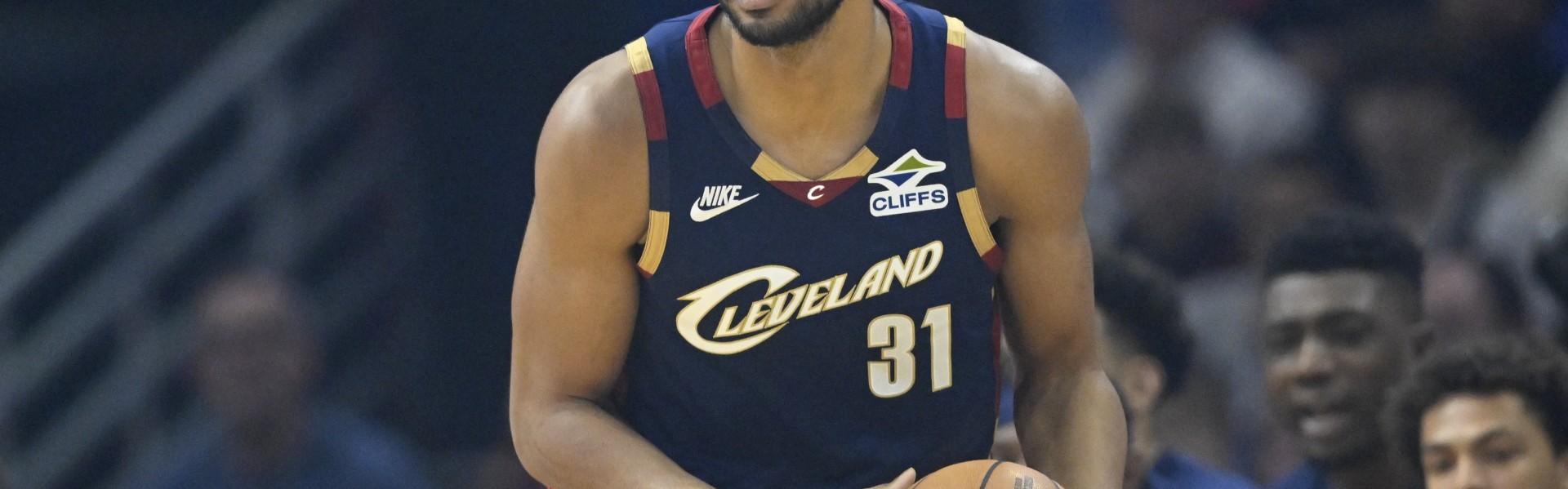 三亿app下载-正负值-29最低！阿伦9中5拿到11分10板1助2断